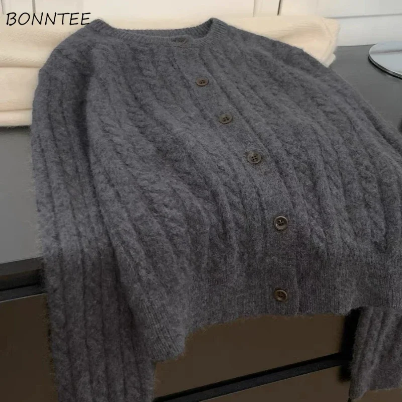 Вязаные кардиганы женские осень-зима однотонные с напуском универсальные свободные теплые пушистые свитера в корейском стиле Ulzzang классические повседневные новые
Вязаные кардиганы женские осень-зима однотонные с напуском универсальные свободные теплые пушистые свитера в корейском стиле Ulzzang классические повседневные новые