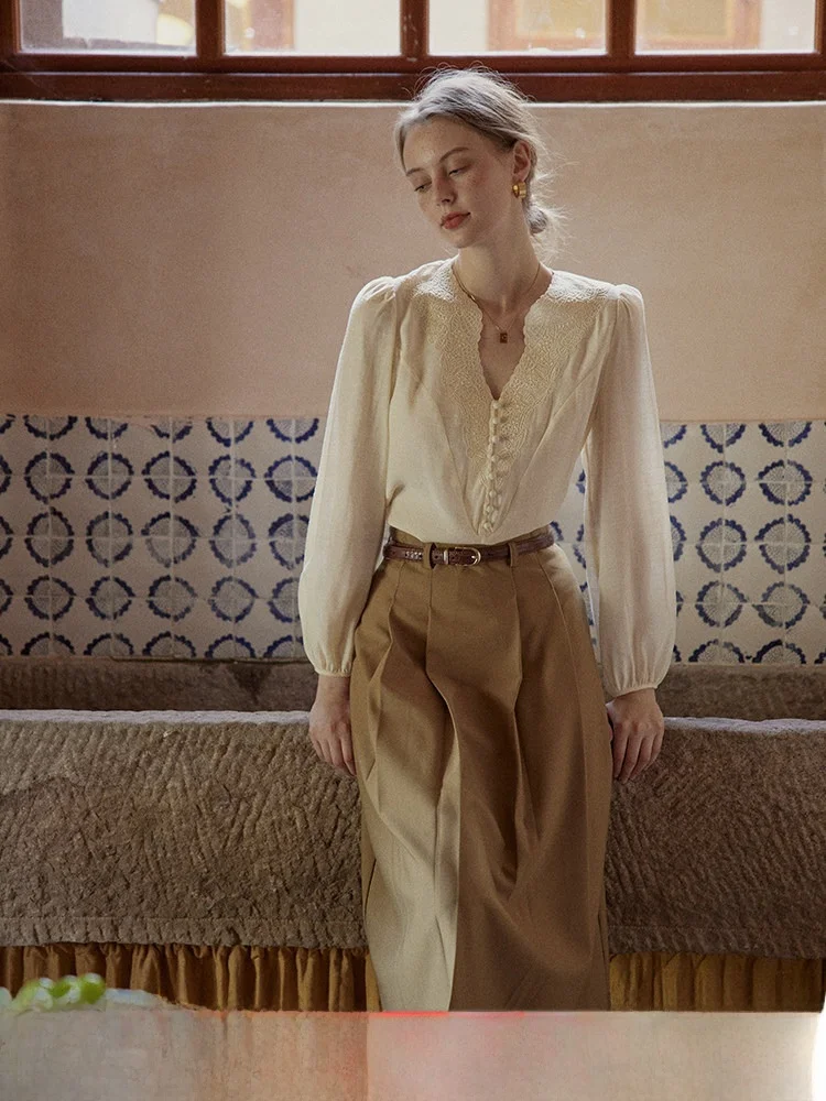 Новая классическая женская блузка с V-образным вырезом и вышивкой, модель Cpaia 26S, с тяжелой вышивкой, в ретро-стиле, модный топ, верхняя одежда
Новая классическая женская блузка с V-образным вырезом и вышивкой, модель Cpaia 26S, с тяжелой вышивкой, в ретро-стиле, модный топ, верхняя одежда