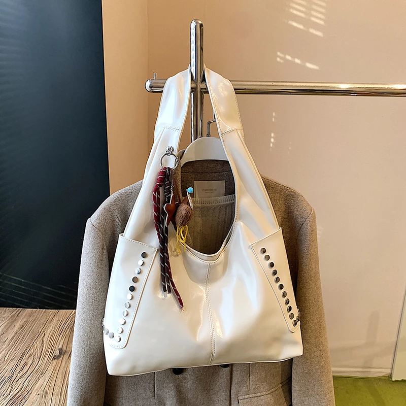 Elegant Handbag for Women Premium Leather Construction Luxury Brand Edition Famous Designer Signature Classic
Elegant Handbag for Women Premium Leather Construction Luxury Brand Edition Famous Designer Signature Classic