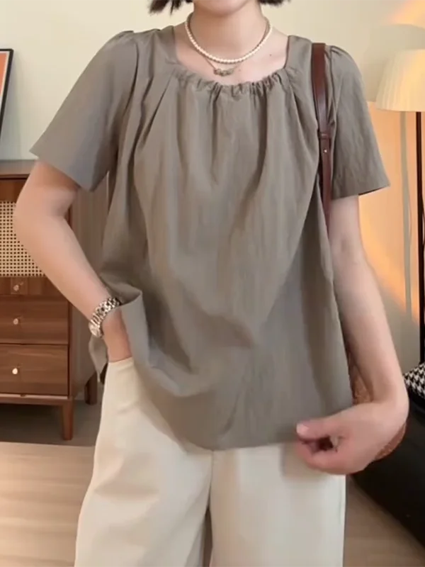 Свободная женская корейская блузка с коротким рукавом и квадратным вырезом, летний топ больших размеров, модный омолаживающий дизайн, маленькая блузка
Свободная женская корейская блузка с коротким рукавом и квадратным вырезом, летний топ больших размеров, модный омолаживающий дизайн, маленькая блузка