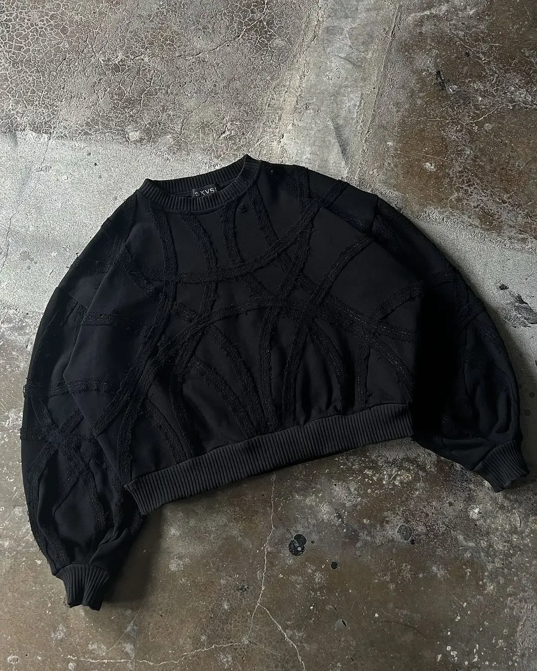 Retro Black Gothic Sweatshirt Patchwork Striped Long Sleeved Sweater Thickened Warm Autumn and Winter Sweatshirt New Streetwear
Retro Black Gothic Sweatshirt Patchwork Striped Long Sleeved Sweater Thickened Warm Autumn and Winter Sweatshirt New Streetwear