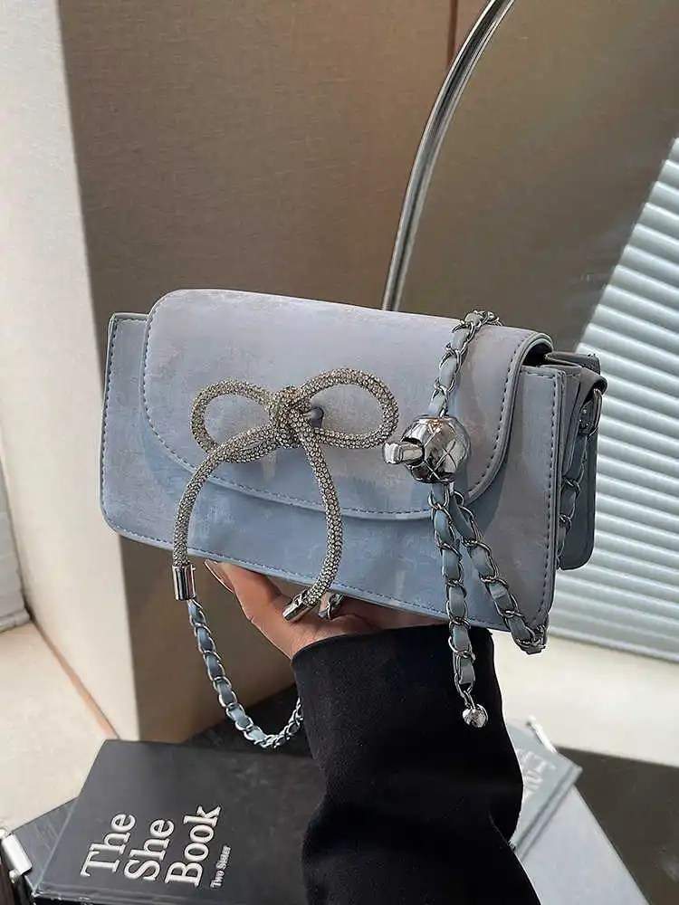 Diamonds Bow Design Small Square Bag For Women New Spring Summer Fashion Chain Crossbody Bag Commuter One Shoulder Underarm Bag
Diamonds Bow Design Small Square Bag For Women New Spring Summer Fashion Chain Crossbody Bag Commuter One Shoulder Underarm Bag
