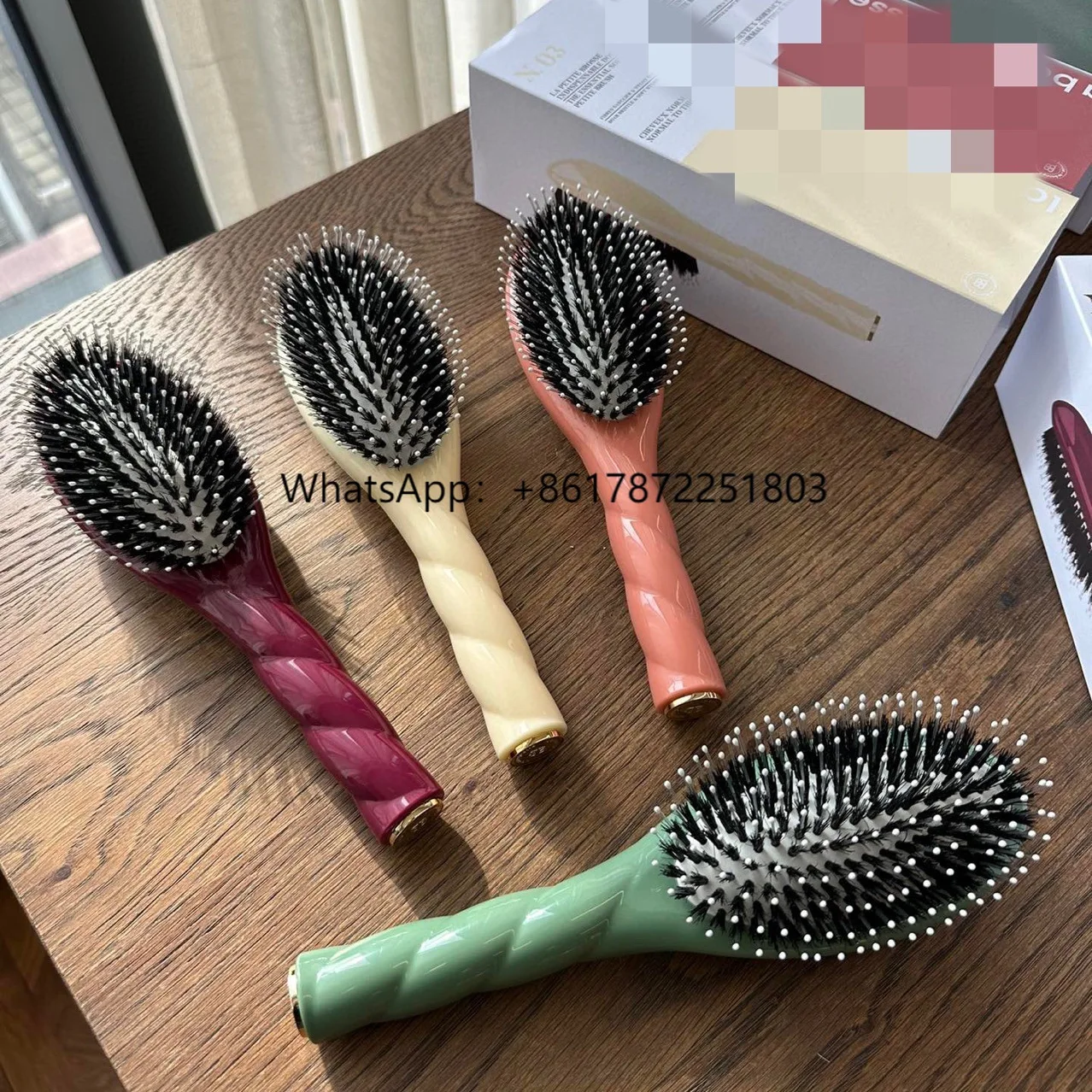 Bouncing Curly Hair Comb Pig Mane Hair Massage Comb Brush Style Women's Curls Style Comb
Bouncing Curly Hair Comb Pig Mane Hair Massage Comb Brush Style Women's Curls Style Comb