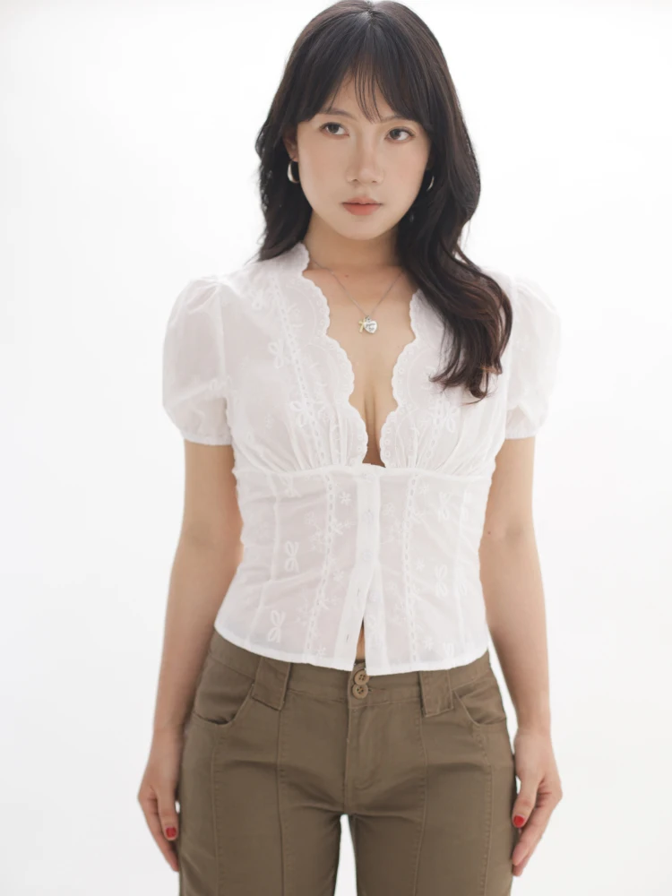 Женская блузка Ohmyloli с вышивкой, винтажным рюшом по низу, V-образным вырезом, свободного кроя, для повседневной носки...
Женская блузка Ohmyloli с вышивкой, винтажным рюшом по низу, V-образным вырезом, свободного кроя, для повседневной носки...