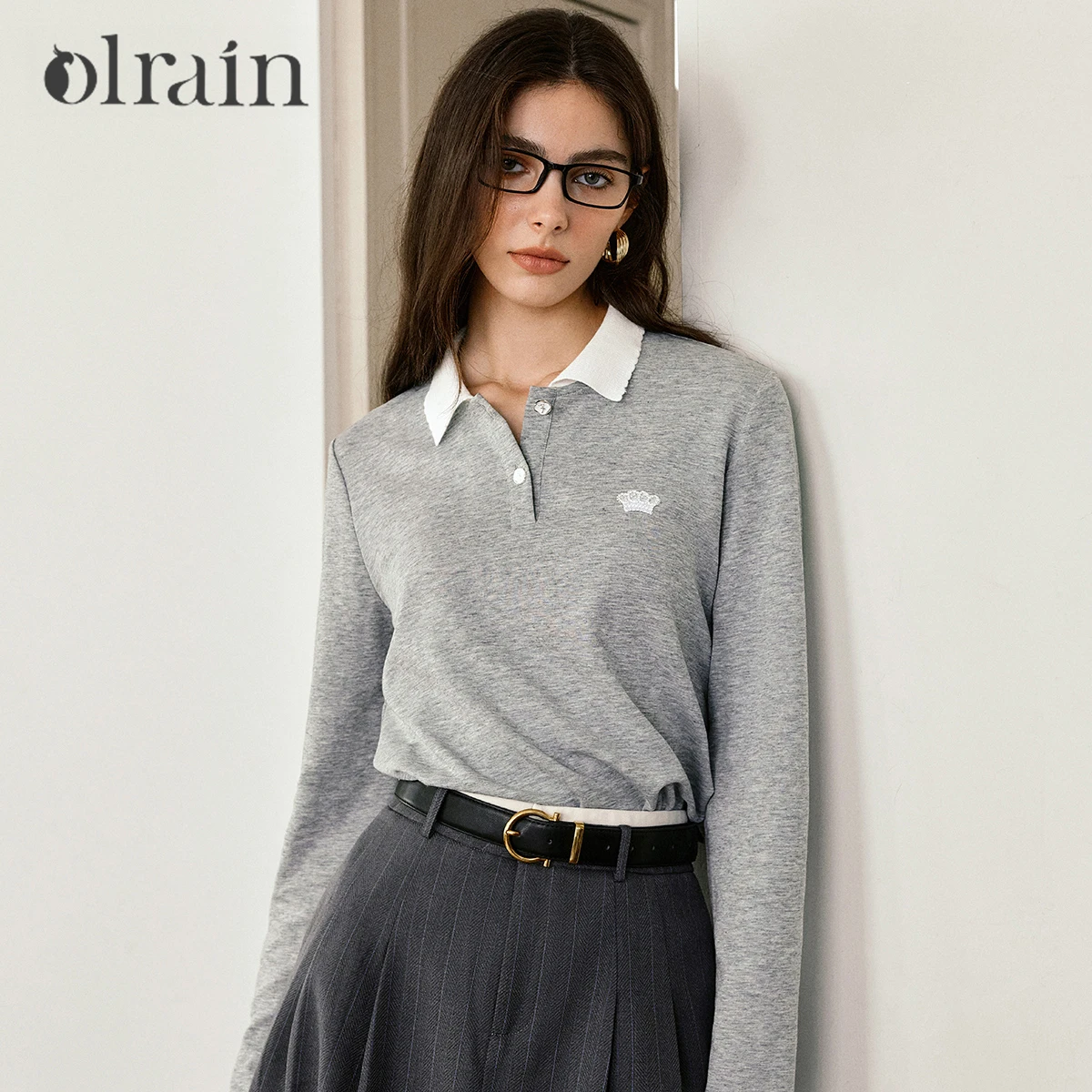 OLrain Polo Neck T-Shirts Women Contrasting Color Design Long Sleeved T-shirt 2025 New Autumn Fashion Versatile Tops O57QT000360
OLrain Polo Neck T-Shirts Women Contrasting Color Design Long Sleeved T-shirt 2025 New Autumn Fashion Versatile Tops O57QT000360