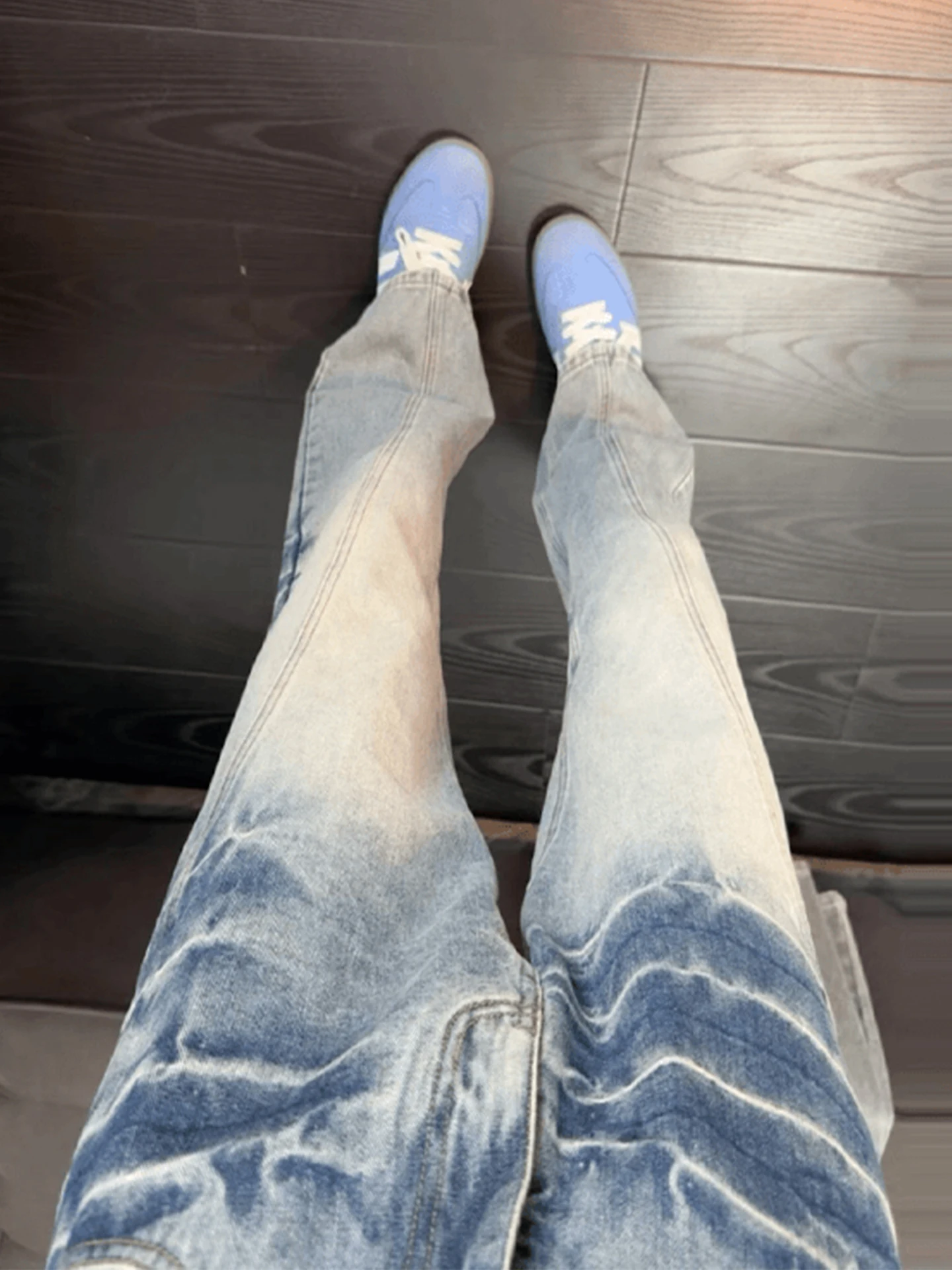 Blue Washed Lightning Pattern Slant Cut Straight Leg Jeans Men's American High Street Vibe Pants Micro Flared Knee High Boots
Blue Washed Lightning Pattern Slant Cut Straight Leg Jeans Men's American High Street Vibe Pants Micro Flared Knee High Boots