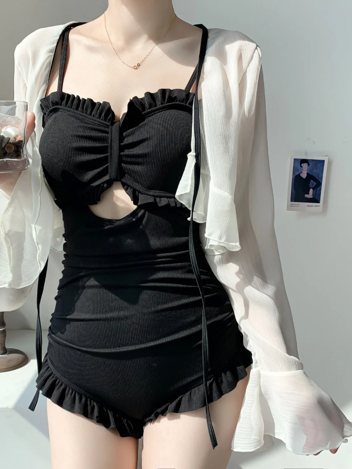 Новый зимний женский слитный купальник с длинными рукавами для термальных источников, корректирующий фигуру, премиум-класса
Новый зимний женский слитный купальник с длинными рукавами для термальных источников, корректирующий фигуру, премиум-класса