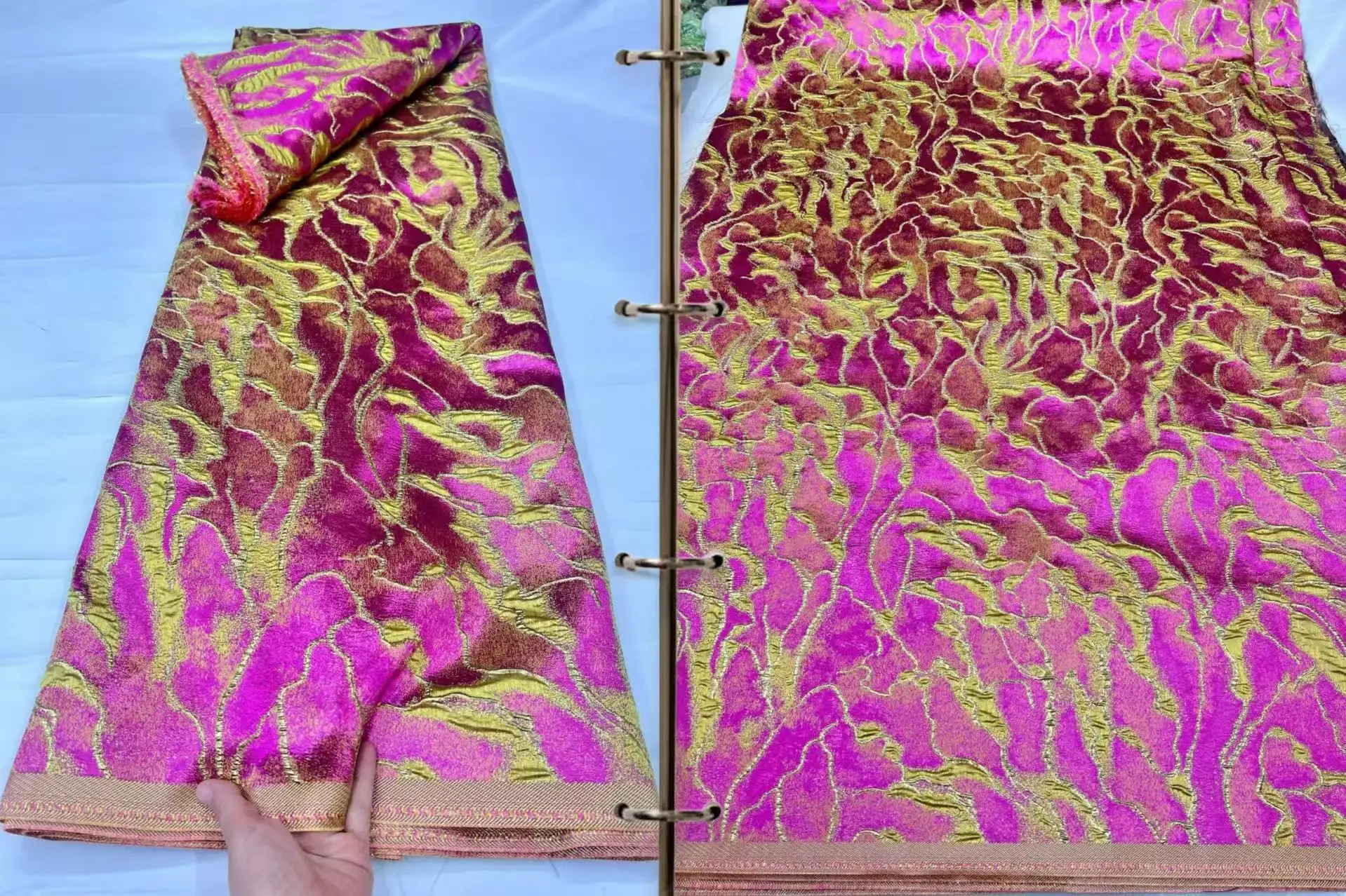 Latest Burgundy Brocade Jacquard Nigeria African Lace Fabric 2026 High Quality French Damask Lace Fabric For Women
Latest Burgundy Brocade Jacquard Nigeria African Lace Fabric 2026 High Quality French Damask Lace Fabric For Women