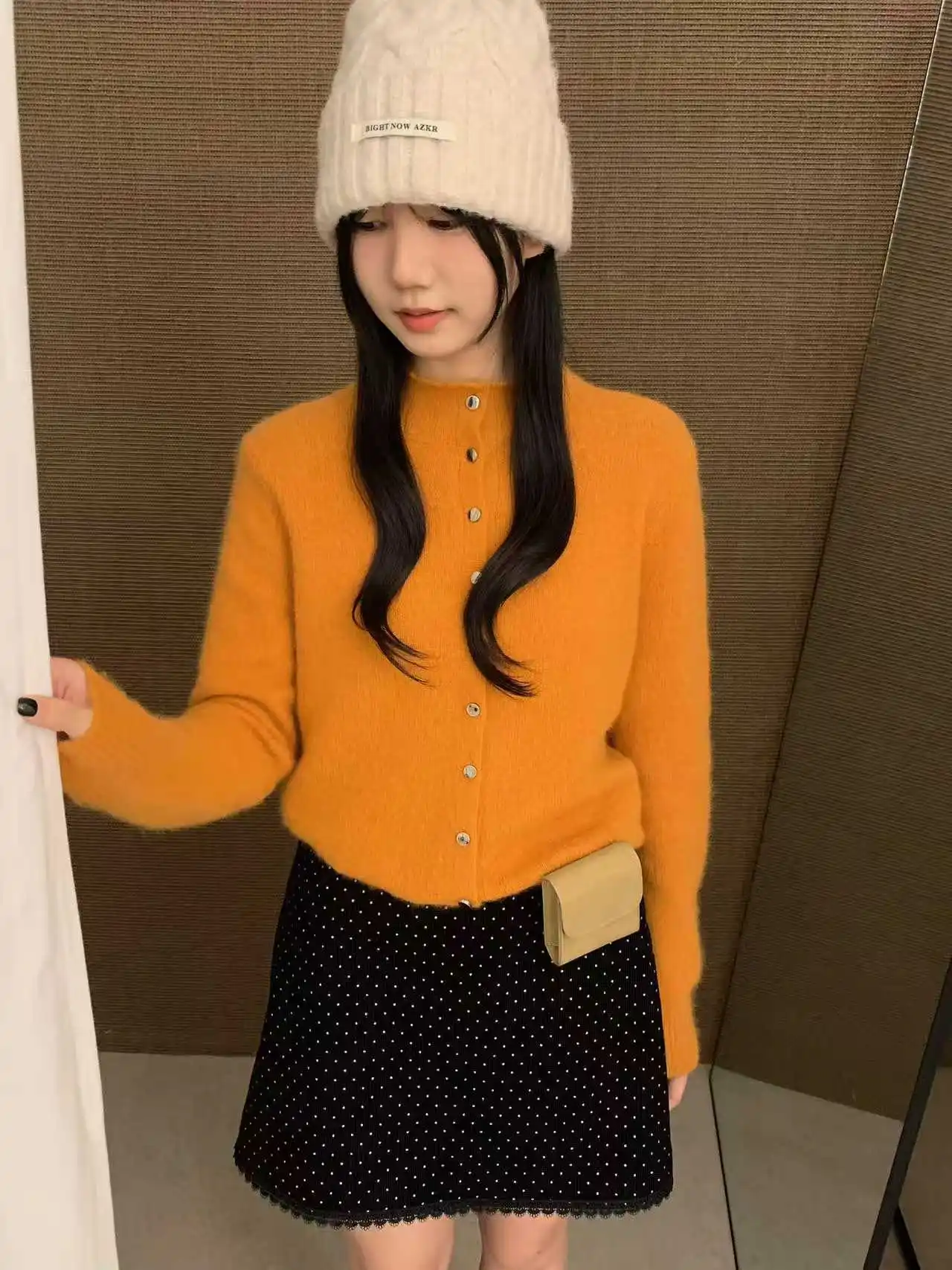 Korean Sle Sweet Soft Retro Knitwear Versatile Slimming Long Sve Sweater f High Collar Button up Cardigan for Women
Korean Sle Sweet Soft Retro Knitwear Versatile Slimming Long Sve Sweater f High Collar Button up Cardigan for Women