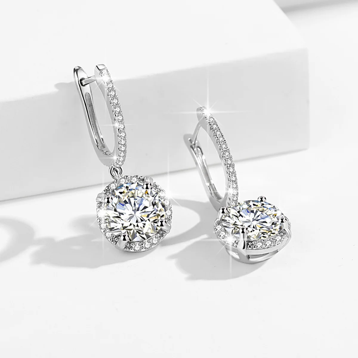 Real 925 Sterling Silver Woman Drop Earrings 2CT Round Moissanite Diamond Earring Wedding Engagement Luxury Quality Jewelry
Real 925 Sterling Silver Woman Drop Earrings 2CT Round Moissanite Diamond Earring Wedding Engagement Luxury Quality Jewelry