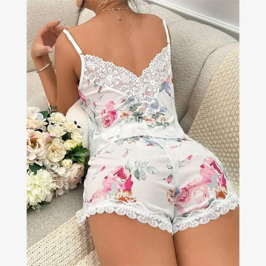 Женский костюм-двойка с цветочным принтом и кружевными вставками, из полиэстера, модный комплект для возраста 25-35 лет, осенний сезон
Женский костюм-двойка с цветочным принтом и кружевными вставками, из полиэстера, модный комплект для возраста 25-35 лет, осенний сезон