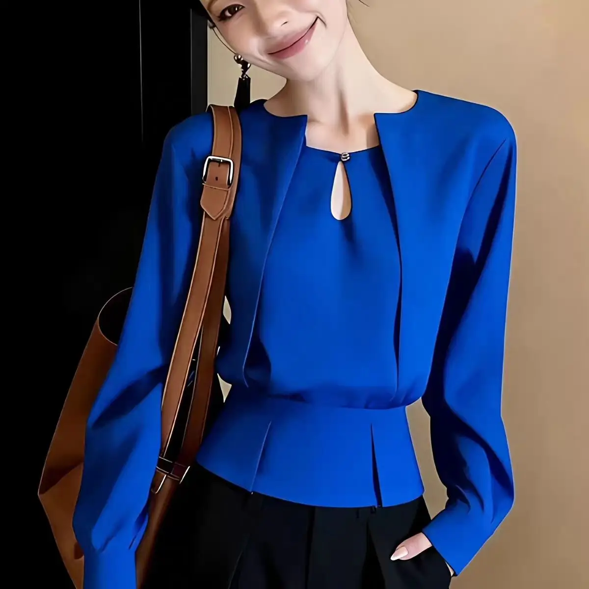 Huge good-looking unique blue fake two-piece shirt women's long-sleeved hollow design waist commuter high-end shirt top
Huge good-looking unique blue fake two-piece shirt women's long-sleeved hollow design waist commuter high-end shirt top