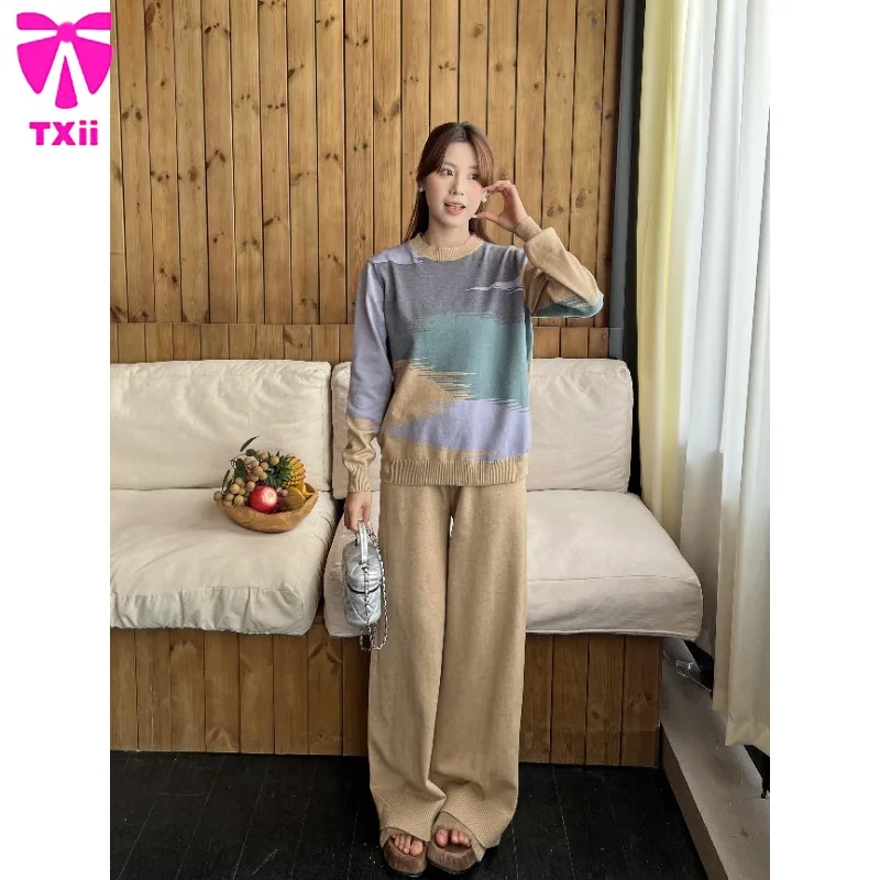 Wide leg long pants sportswear+new fashionable contrasting color 2-piece set for women, knitted O-neck long sleeved casual suit
Wide leg long pants sportswear+new fashionable contrasting color 2-piece set for women, knitted O-neck long sleeved casual suit