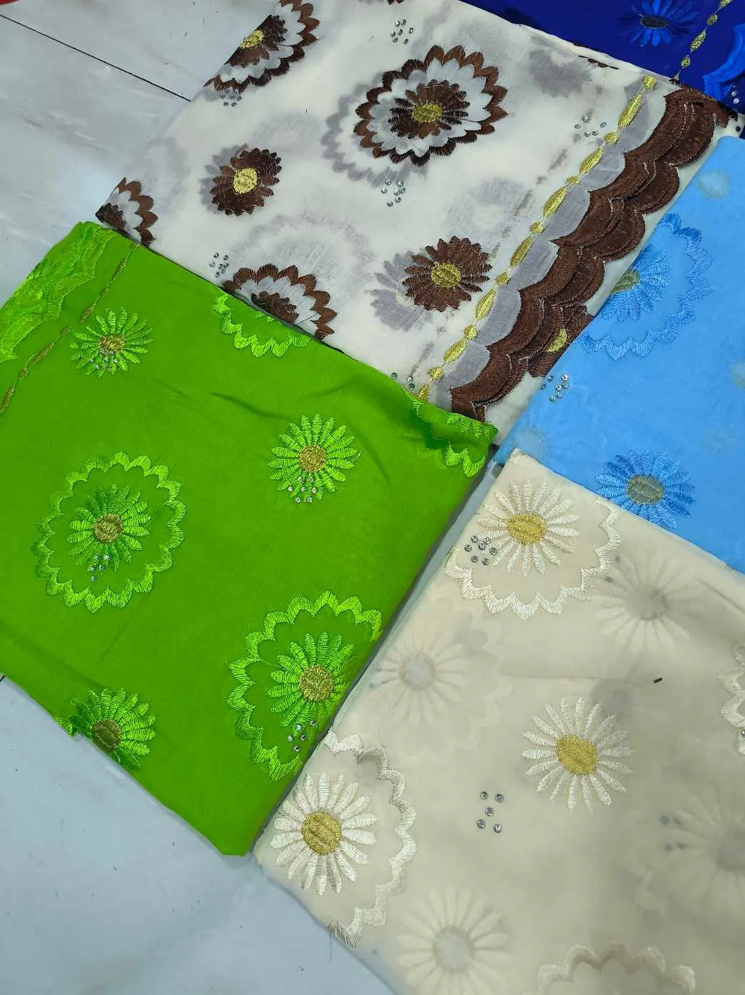 Wholesale 1/2/6/12 pieces Limited Time Hot Sale Fashion Muslim Scarf 100% Cotton Scarf African Women Hijab Scarf Dubai Scarf
Wholesale 1/2/6/12 pieces Limited Time Hot Sale Fashion Muslim Scarf 100% Cotton Scarf African Women Hijab Scarf Dubai Scarf