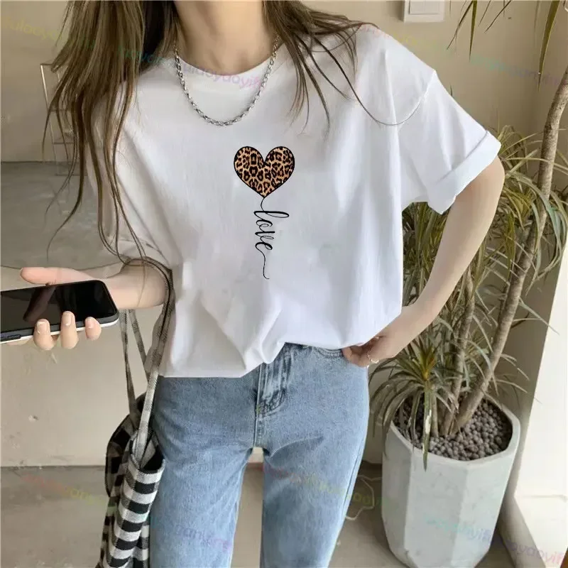 Women's Lettered Heart Print Leopard O-neck Heart Graphic Printed Short Sleeve T-shirt Hipster Cartoon Tee Unisex Clothing
Women's Lettered Heart Print Leopard O-neck Heart Graphic Printed Short Sleeve T-shirt Hipster Cartoon Tee Unisex Clothing