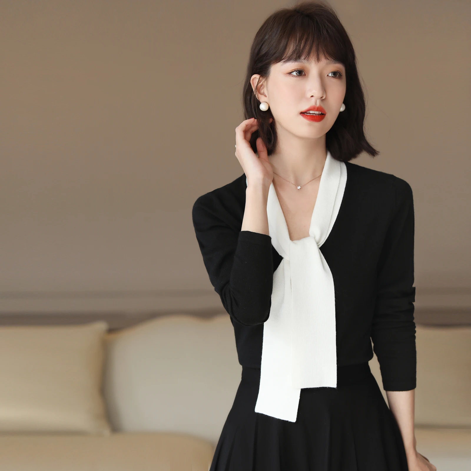 Ele Long Sve Knit Sweater Silk Wool Commute Simple Sle V-Ne Floa Collar Women's Faion Spring Season Regular Fit
Ele Long Sve Knit Sweater Silk Wool Commute Simple Sle V-Ne Floa Collar Women's Faion Spring Season Regular Fit