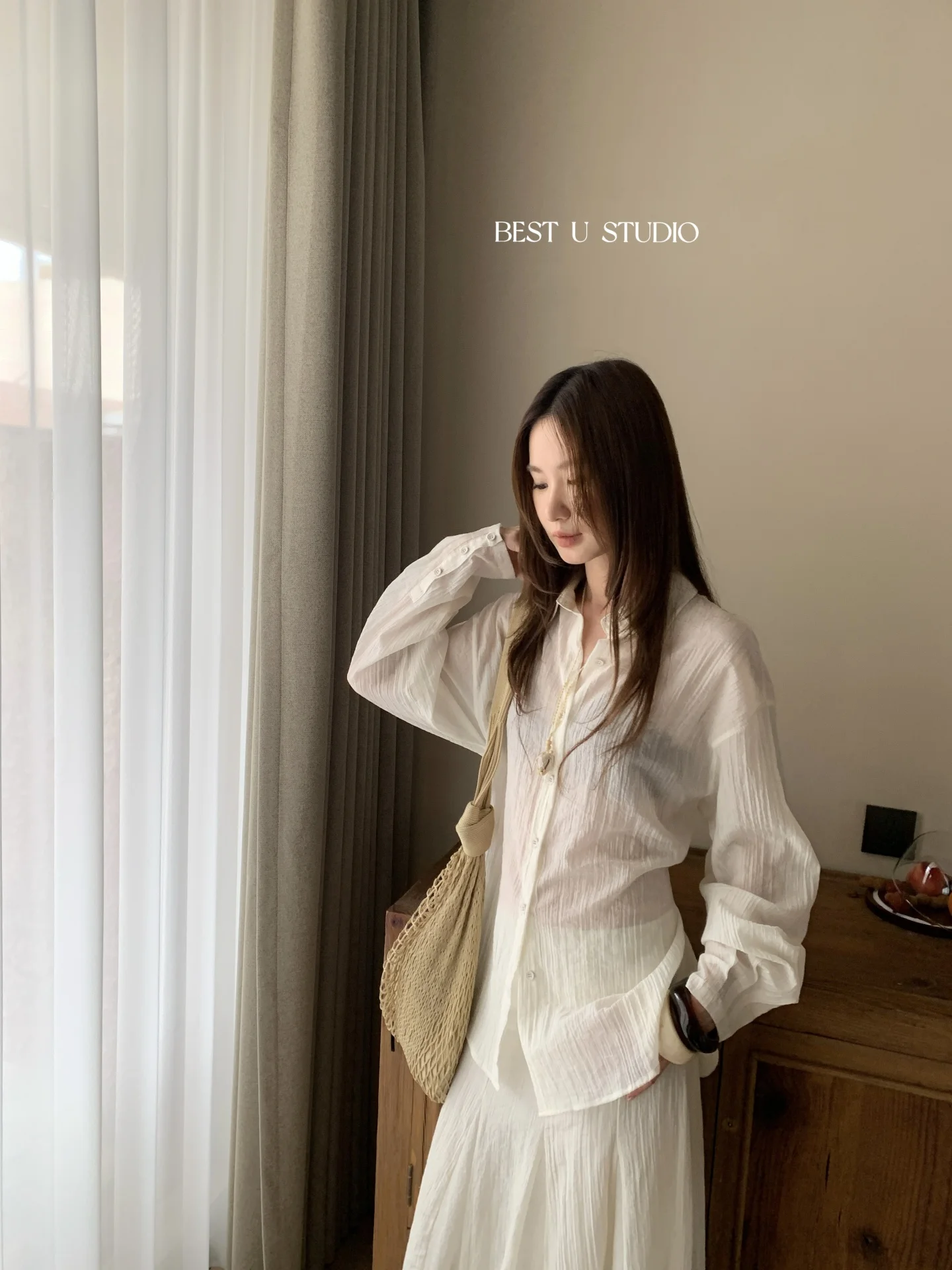 Ретро-рубашка однотонного цвета для женщин, повседневная, с длинным рукавом, приталенная, универсальная, из нейлоновой ткани, с воротником на пуговицах
Ретро-рубашка однотонного цвета для женщин, повседневная, с длинным рукавом, приталенная, универсальная, из нейлоновой ткани, с воротником на пуговицах