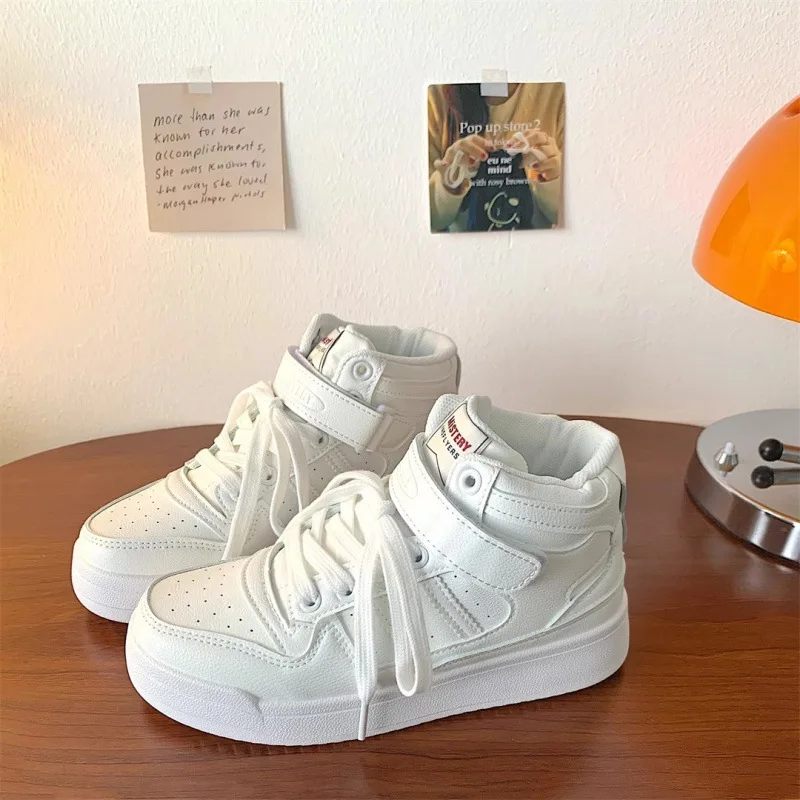 High-top shoes for women 2025 winter new sports shoes thick-soled Velcro white shoes ins student sneakers trend
High-top shoes for women 2025 winter new sports shoes thick-soled Velcro white shoes ins student sneakers trend