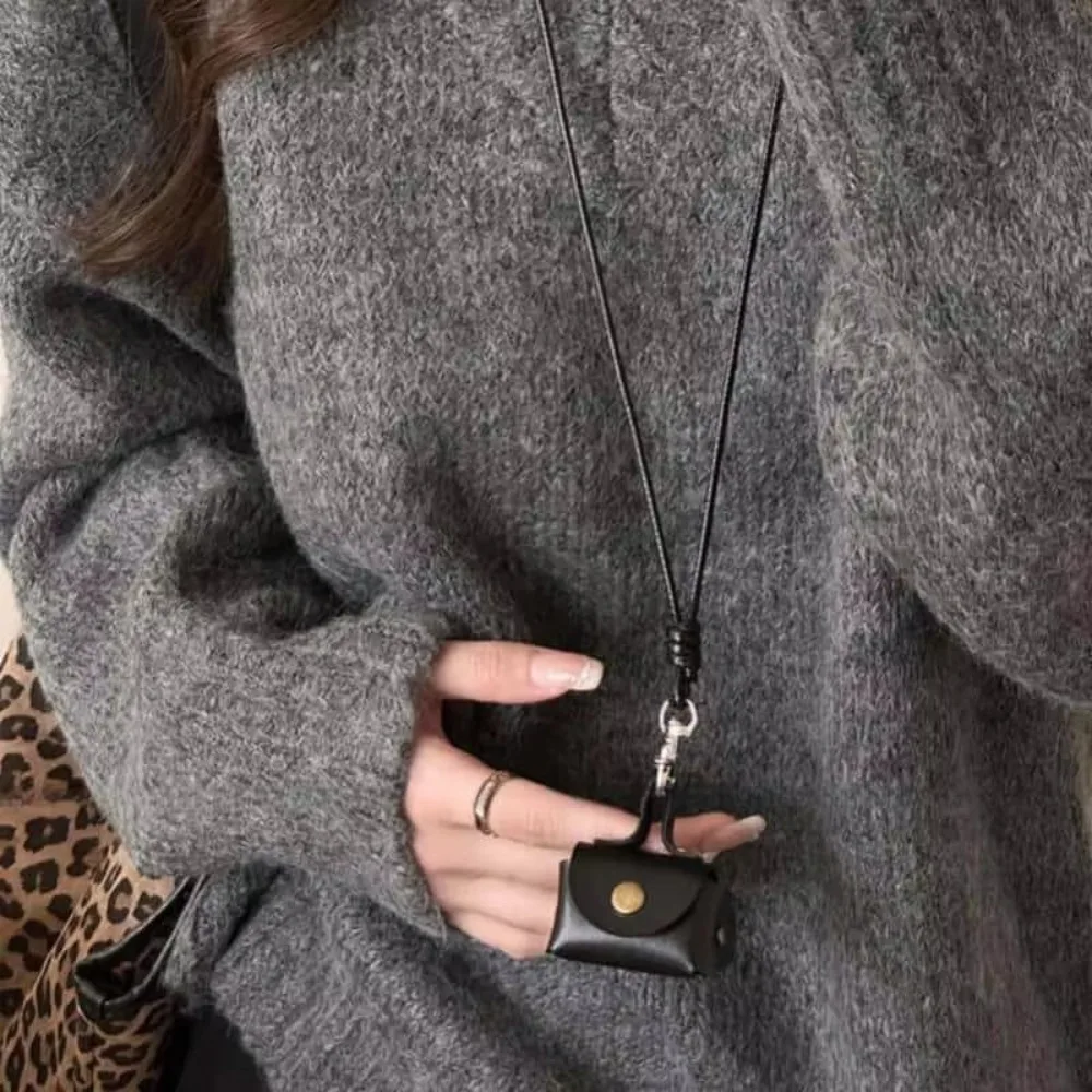 Mini and Compact Leather Hanging Neck Coin Purse Necklace Gifts Pendant Headphone Bag Long Sweater Chain Women
Mini and Compact Leather Hanging Neck Coin Purse Necklace Gifts Pendant Headphone Bag Long Sweater Chain Women
