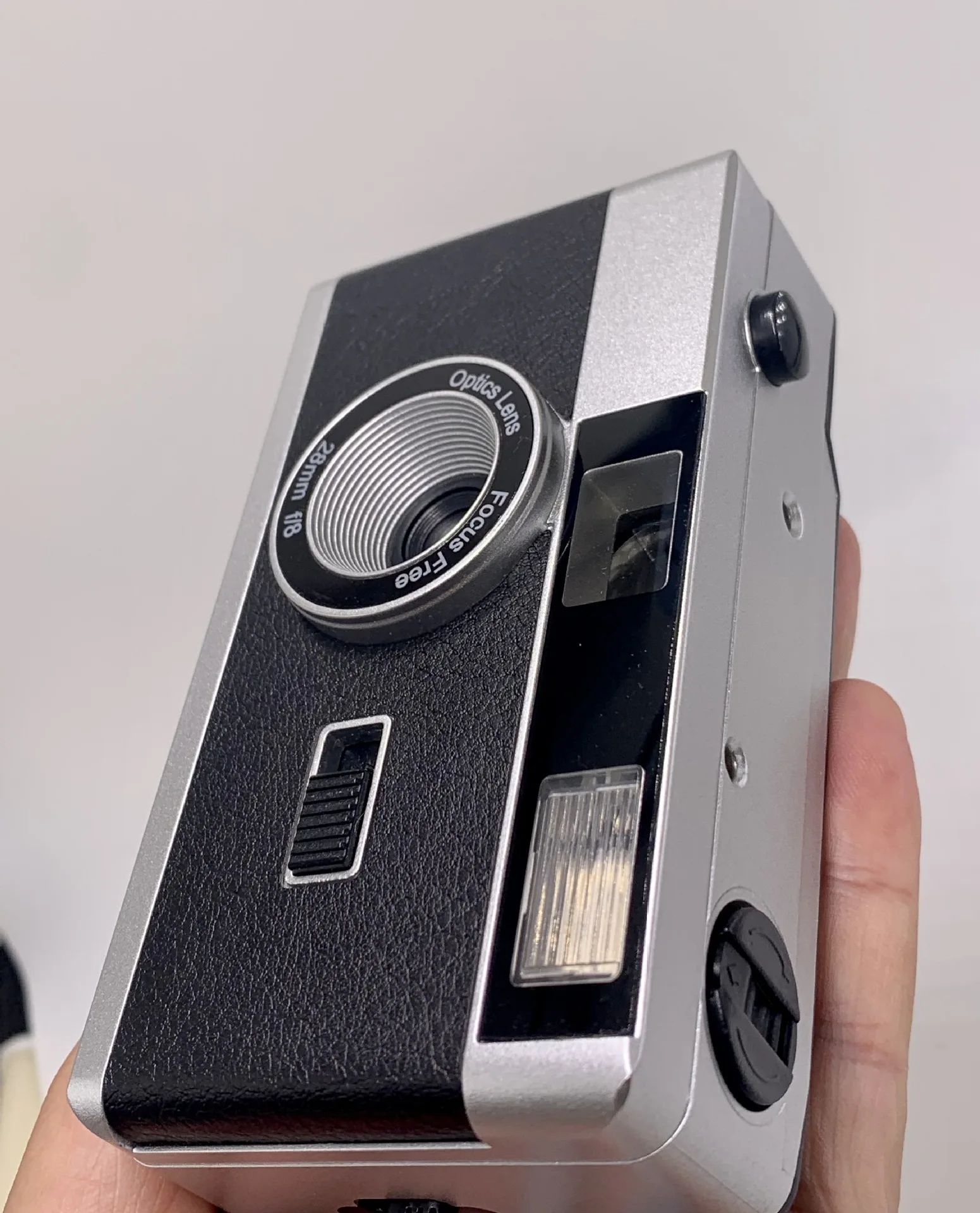 35MM Film Camera With Flash Iight BHF-01 Multiple Use Of Vintage Film Photography Fool Non-Disposable Camera 135 Film/35Mm Film
35MM Film Camera With Flash Iight BHF-01 Multiple Use Of Vintage Film Photography Fool Non-Disposable Camera 135 Film/35Mm Film