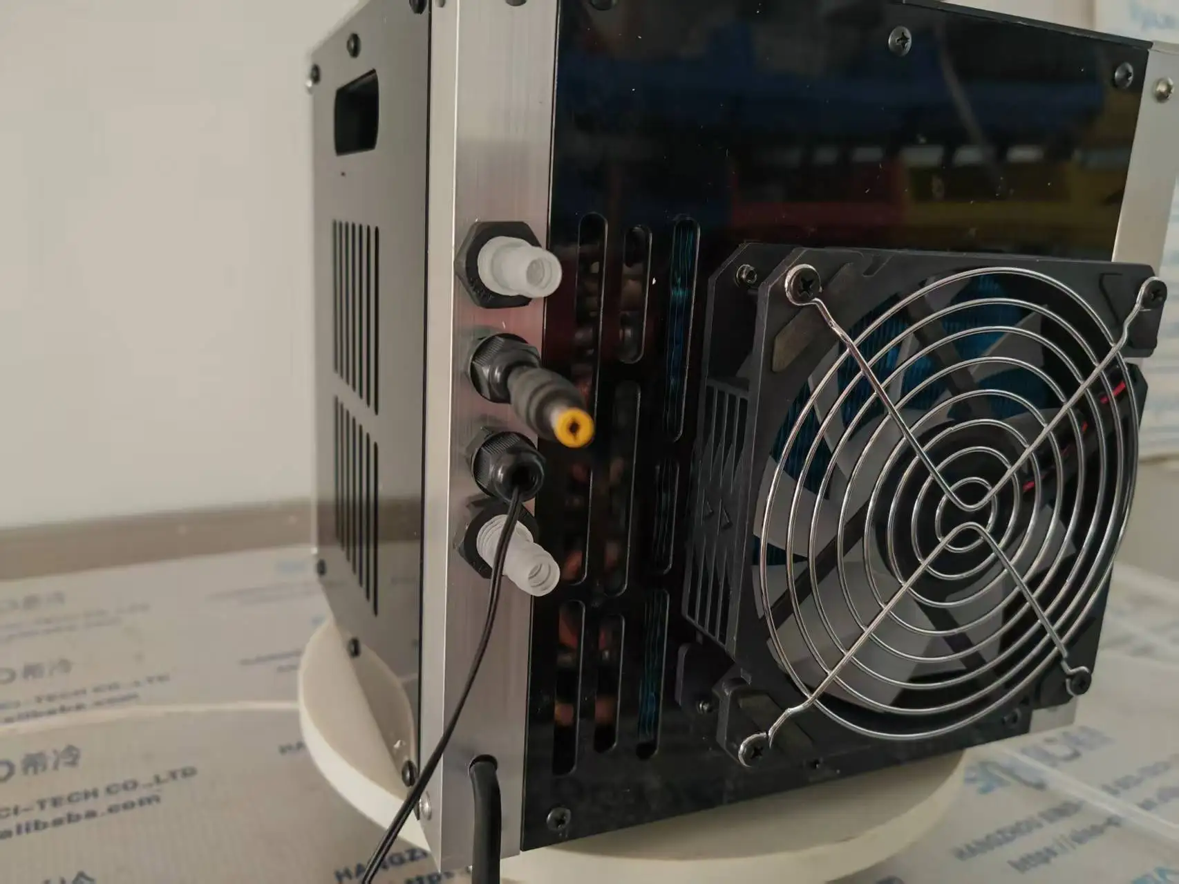 Water Chiller 1/10 Small Size Water Cool Machine for Growing Vegetable and Fruit Fish Tank Hydroponics System
Water Chiller 1/10 Small Size Water Cool Machine for Growing Vegetable and Fruit Fish Tank Hydroponics System
