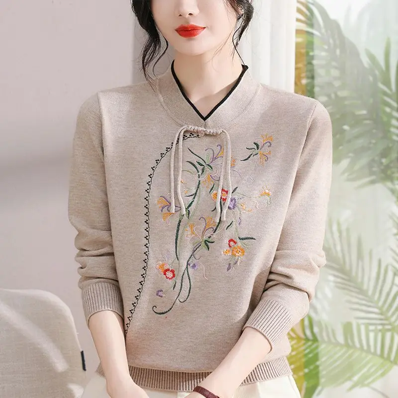 New Chinese style Pullovers Tops Winter Women Clothes Long Sleeve Embroidery Thick Sweater Half High Collar Knitted Shirt
New Chinese style Pullovers Tops Winter Women Clothes Long Sleeve Embroidery Thick Sweater Half High Collar Knitted Shirt