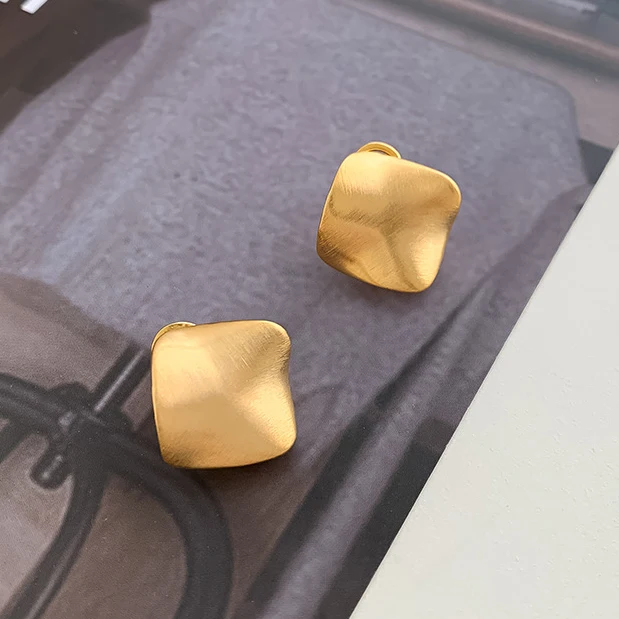 PONYKISS 925 Sterling Silver 18K Gold Irregular Square Stud Earrings for Women Minimalist Fine Jewelry Trendy Accessories
PONYKISS 925 Sterling Silver 18K Gold Irregular Square Stud Earrings for Women Minimalist Fine Jewelry Trendy Accessories