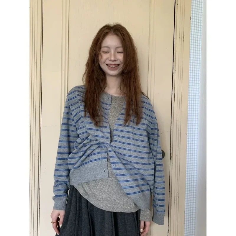 Винтажный жакет-кардиган в контрастную полоску с круглым вырезом, новый весенний универсальный однобортный вязаный свитер, универсальный повседневный топ
Винтажный жакет-кардиган в контрастную полоску с круглым вырезом, новый весенний универсальный однобортный вязаный свитер, универсальный повседневный топ