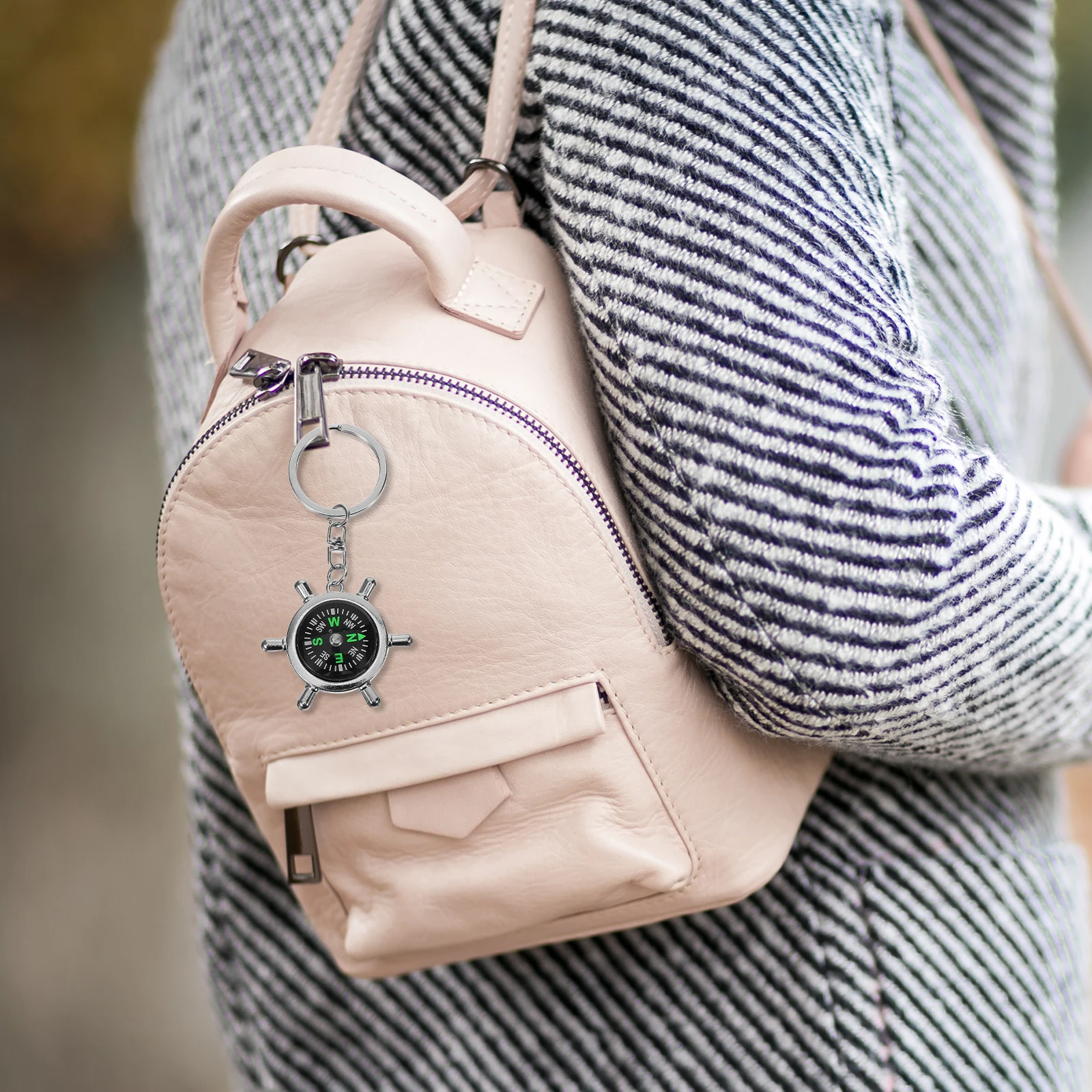 3 Pcs Rudder Design Pendant Camping Camping Hiking Small Durable Gift Compass Key Ring Rubber Compass
3 Pcs Rudder Design Pendant Camping Camping Hiking Small Durable Gift Compass Key Ring Rubber Compass