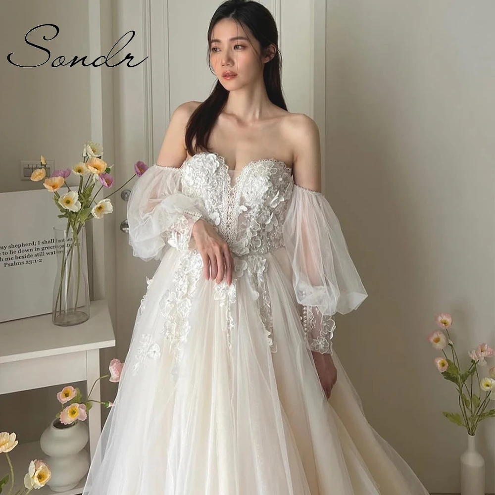 Sondr Luxury Wedding Dresses Korean Style Exquisite Lace Appliques Bridal Gown Customized Sweetheart Detachable Sleeves Gown
Sondr Luxury Wedding Dresses Korean Style Exquisite Lace Appliques Bridal Gown Customized Sweetheart Detachable Sleeves Gown