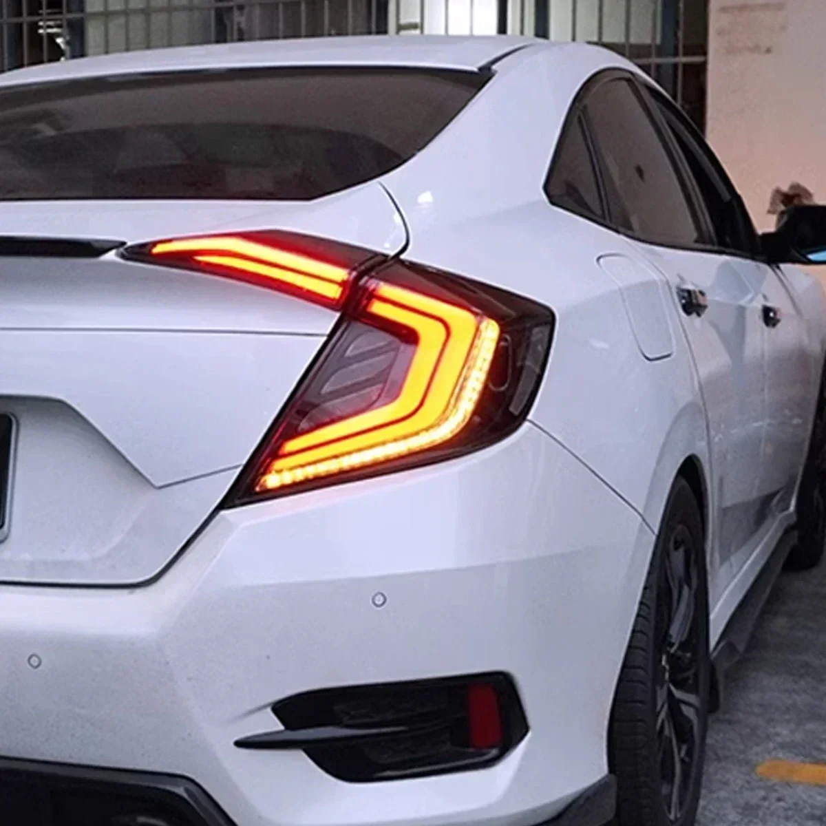TYPY новый светодиодный задний фонарь, обновленный, модифицированный для Honda 10th Civic, задний фонарь 2016-2020, динамический сигнальный задний фонарь, автоаксессуары
TYPY новый светодиодный задний фонарь, обновленный, модифицированный для Honda 10th Civic, задний фонарь 2016-2020, динамический сигнальный задний фонарь, автоаксессуары
