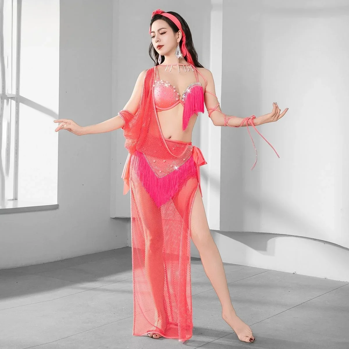 Egyptian Belly Dance Costume Group Folk Dance Bra Competition Performance Robe Fishing Net Tassel Dress for Female Performance
Egyptian Belly Dance Costume Group Folk Dance Bra Competition Performance Robe Fishing Net Tassel Dress for Female Performance