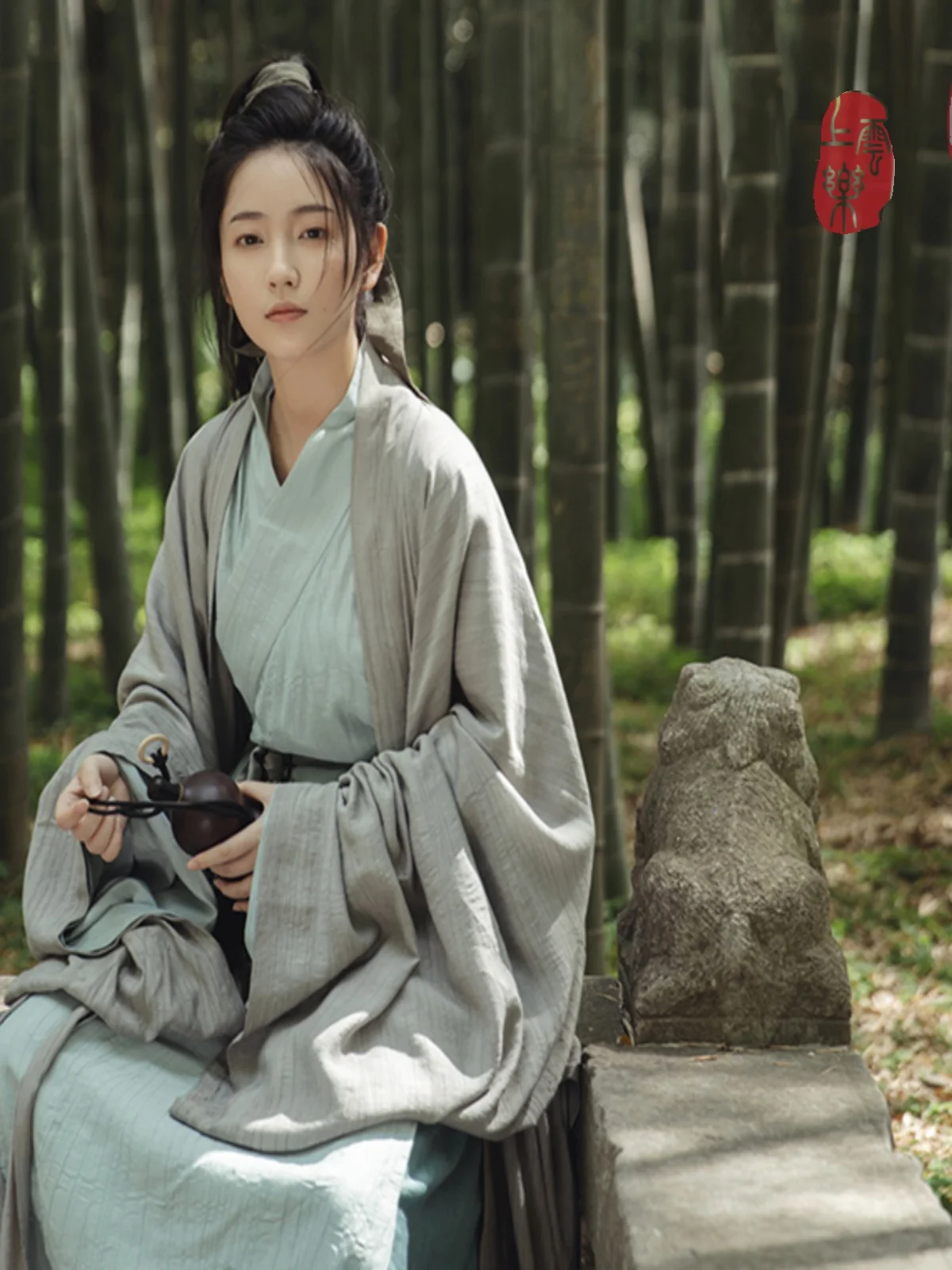 Мужской комплект Hanfu Cloud Comfort Original: традиционная китайская одежда для весны, в стиле династии Сун, с воротником, длинная рубашка и брюки
Мужской комплект Hanfu Cloud Comfort Original: традиционная китайская одежда для весны, в стиле династии Сун, с воротником, длинная рубашка и брюки