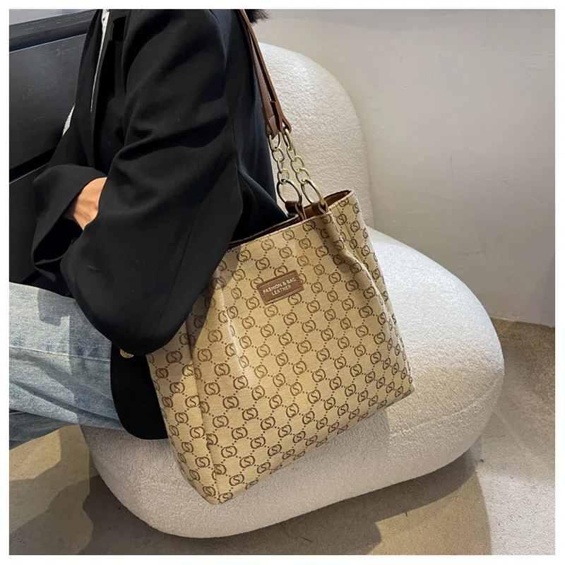 Women Shopper Bags Luxury Shoulder Tote Bag 2023 NEW Design Woman Simple Shopping Shoulder Bag Ladies Handbags
Women Shopper Bags Luxury Shoulder Tote Bag 2023 NEW Design Woman Simple Shopping Shoulder Bag Ladies Handbags