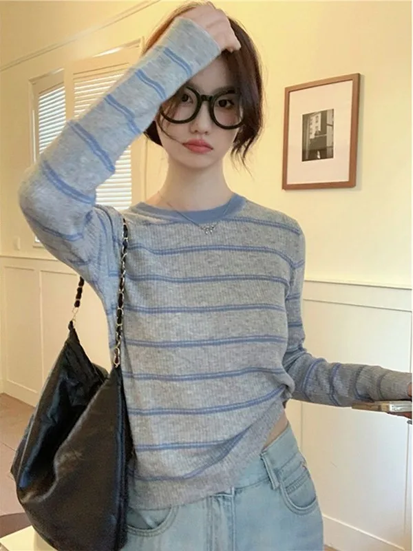 Korean Style Striped Knitwear Long Sleeve round Neck Slimming Atmosphere Top Women's Fashion Autumn Winter New Arrival Base S...
Korean Style Striped Knitwear Long Sleeve round Neck Slimming Atmosphere Top Women's Fashion Autumn Winter New Arrival Base S...
