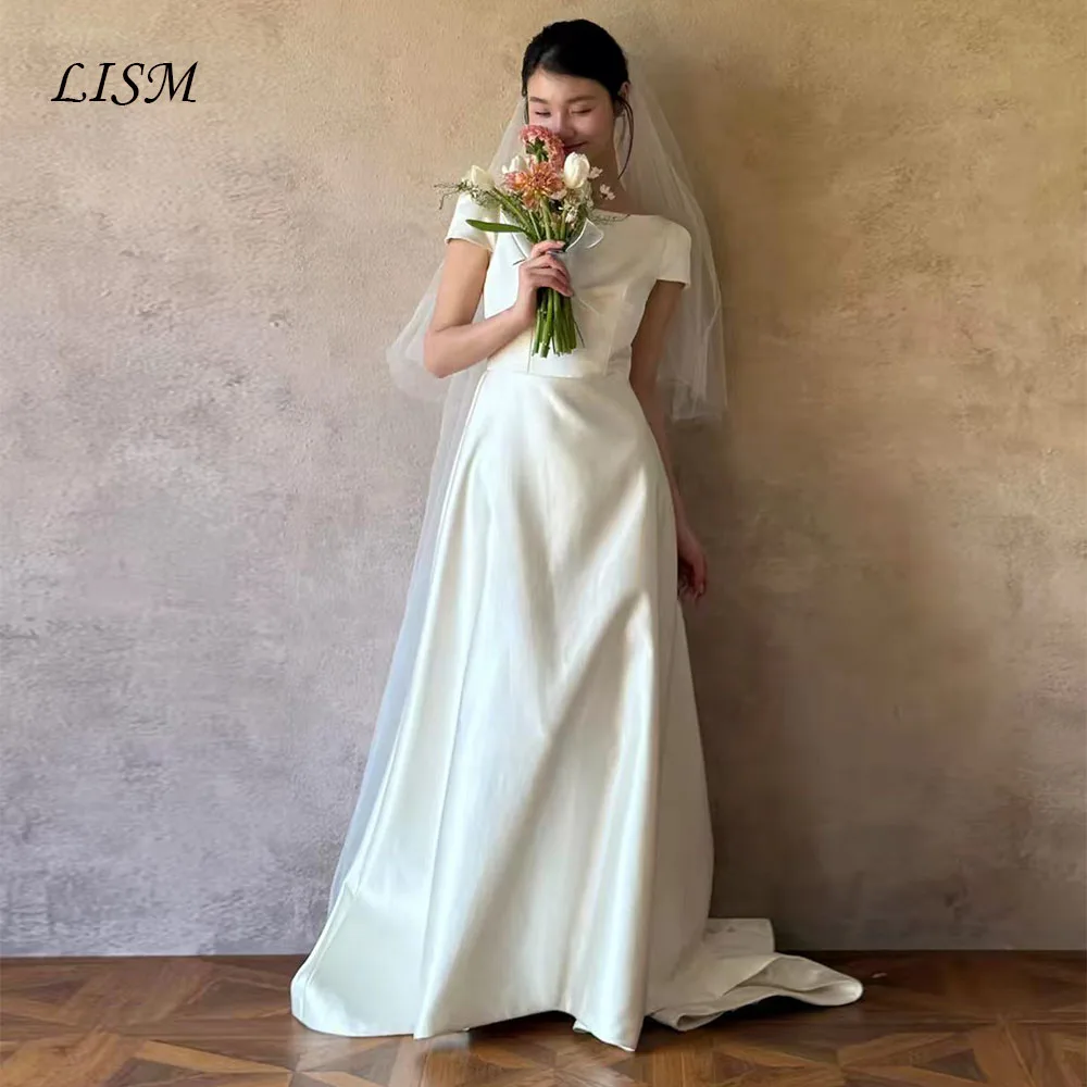 Liser Vintage Wedding Dress Short Sleeves Ivory Satin Sweep Train A-Line Korea Photo Shoot Bridal Reception Gown Customized 2026
Liser Vintage Wedding Dress Short Sleeves Ivory Satin Sweep Train A-Line Korea Photo Shoot Bridal Reception Gown Customized 2026