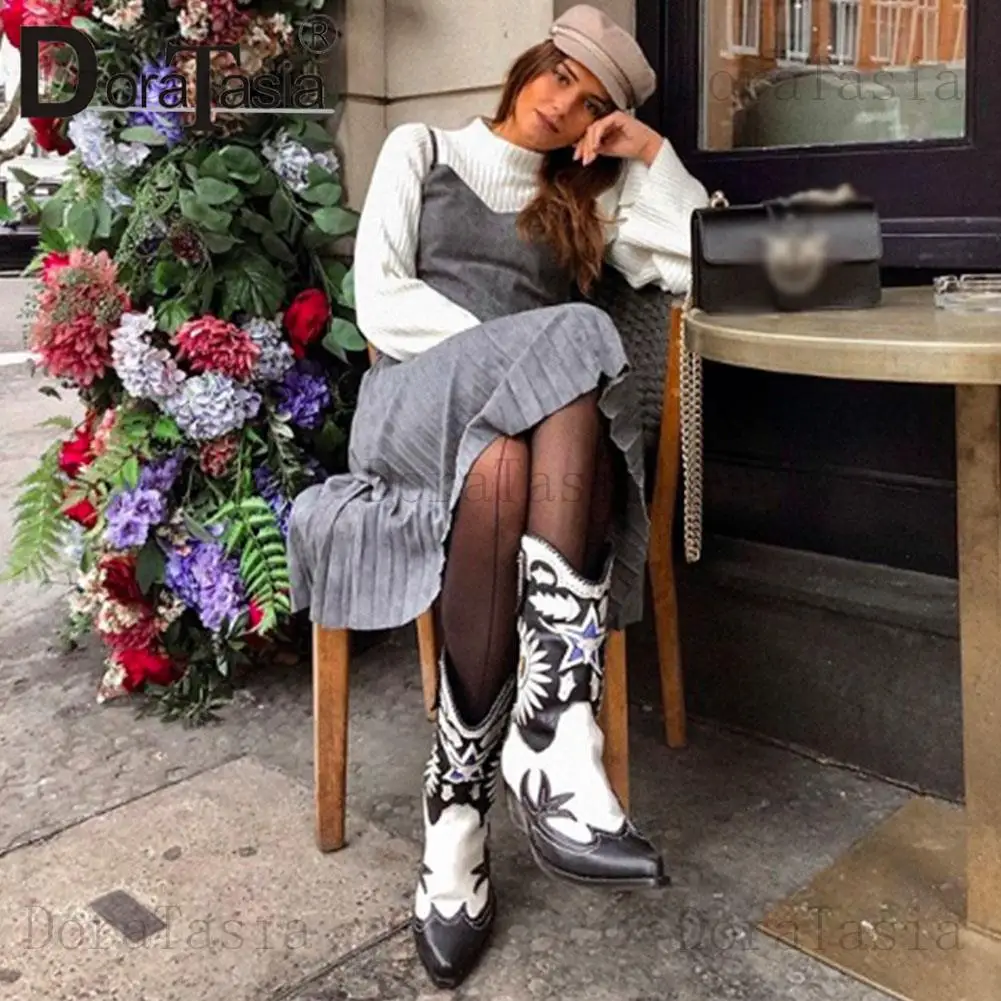 Brand New Ladies Pointed Toe Cowgirl Boots Fashion Flower Embroider Chunky Heels Western Boots Women Vintage Cowboy Woman Shoes
Brand New Ladies Pointed Toe Cowgirl Boots Fashion Flower Embroider Chunky Heels Western Boots Women Vintage Cowboy Woman Shoes