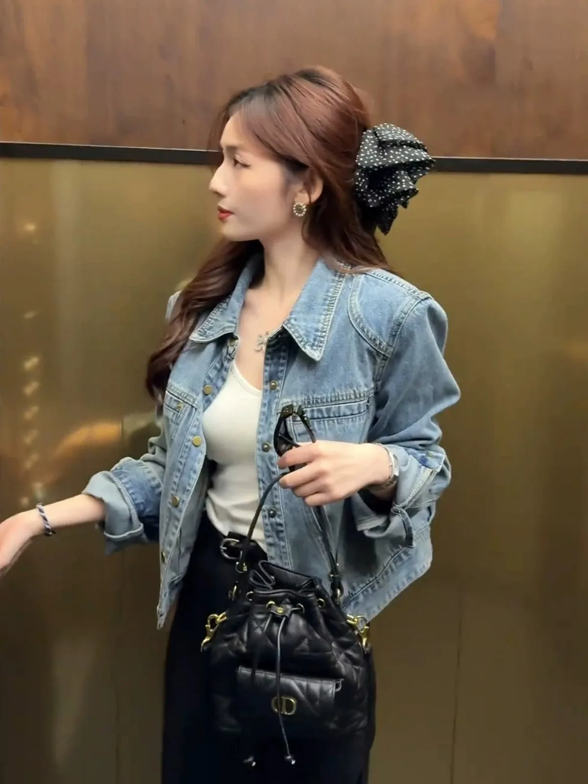 American Retro Shoulder Short Jeans Jacket Women's Spring New Loose Match All High Sensation Jacket Top Button Style
American Retro Shoulder Short Jeans Jacket Women's Spring New Loose Match All High Sensation Jacket Top Button Style