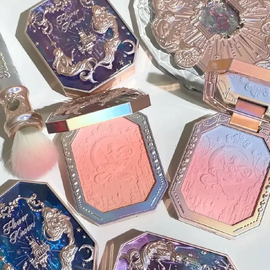Flower Knows Cheek Blush Moonlight Mermaid Tri-Color Gradient Blusher in Matte Finish Vegan Cruelty Free Private Label Makeup
Flower Knows Cheek Blush Moonlight Mermaid Tri-Color Gradient Blusher in Matte Finish Vegan Cruelty Free Private Label Makeup