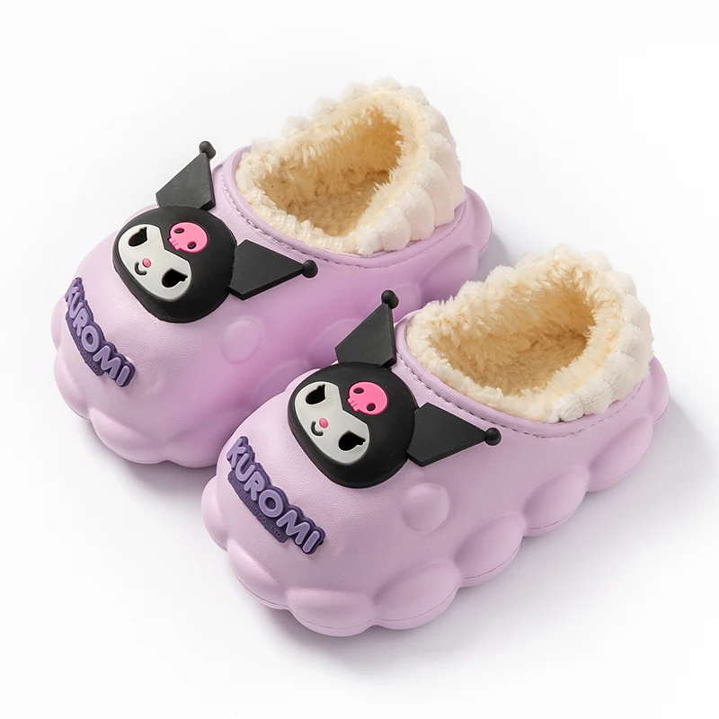 Sanrio/Новые зимние милые детские теплые нескользящие пушистые тапочки Kuromi для девочек и мальчиков, домашняя домашняя хлопковая обувь
Sanrio/Новые зимние милые детские теплые нескользящие пушистые тапочки Kuromi для девочек и мальчиков, домашняя домашняя хлопковая обувь