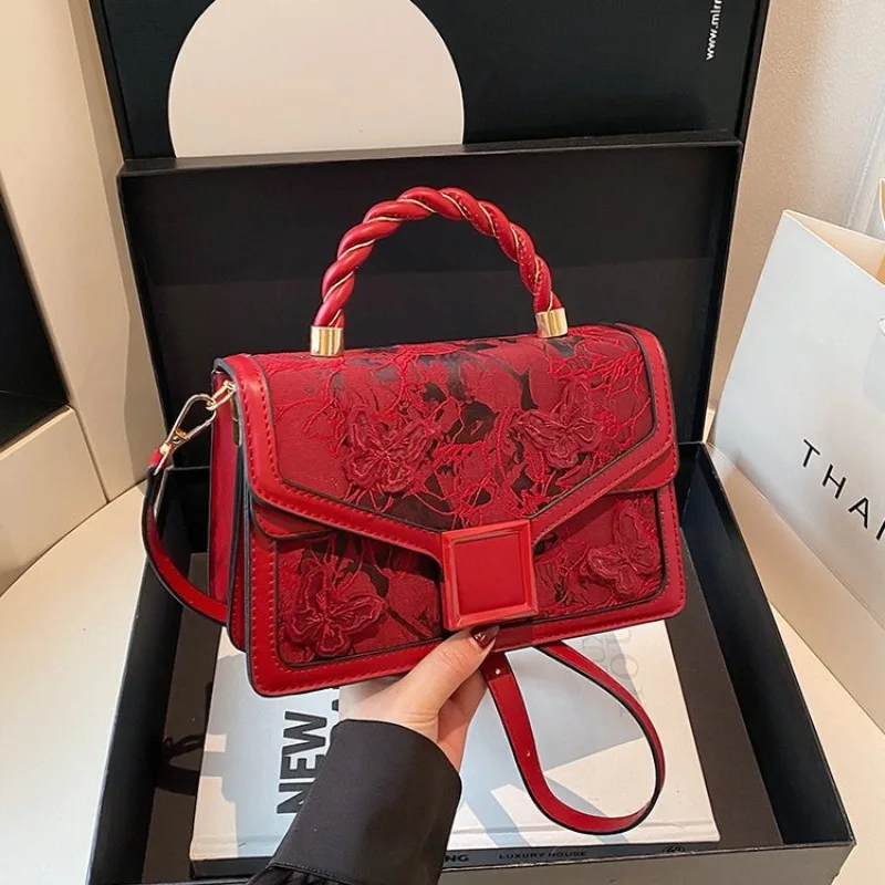 Best Selling Velvety Soft Handbag For Women Plush Underarm Shoulder Bag For Holiday Festivities And Evening Soirees
Best Selling Velvety Soft Handbag For Women Plush Underarm Shoulder Bag For Holiday Festivities And Evening Soirees