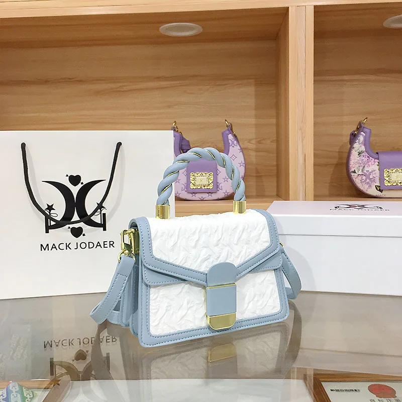 Элегантная кожаная сумка через плечо для женщин, роскошные брендовые сумки в стиле Messenger, прочные и классические
Элегантная кожаная сумка через плечо для женщин, роскошные брендовые сумки в стиле Messenger, прочные и классические