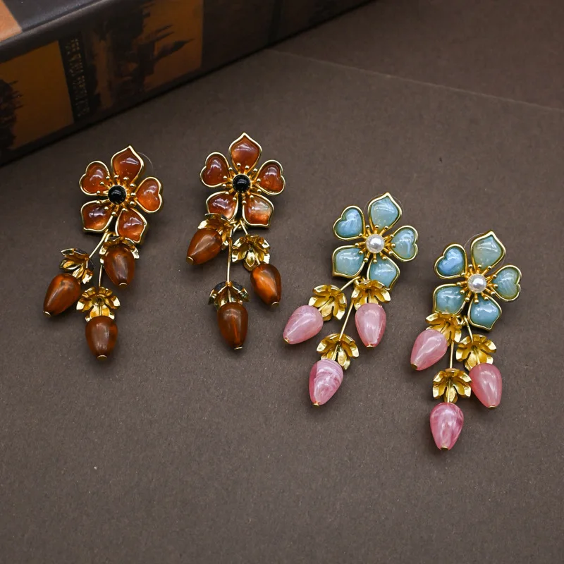 Russia Style Retro Resin Flower Waterdrop Tassels Long Earrings Fashion Versatile Statement Jewelry for Women
Russia Style Retro Resin Flower Waterdrop Tassels Long Earrings Fashion Versatile Statement Jewelry for Women
