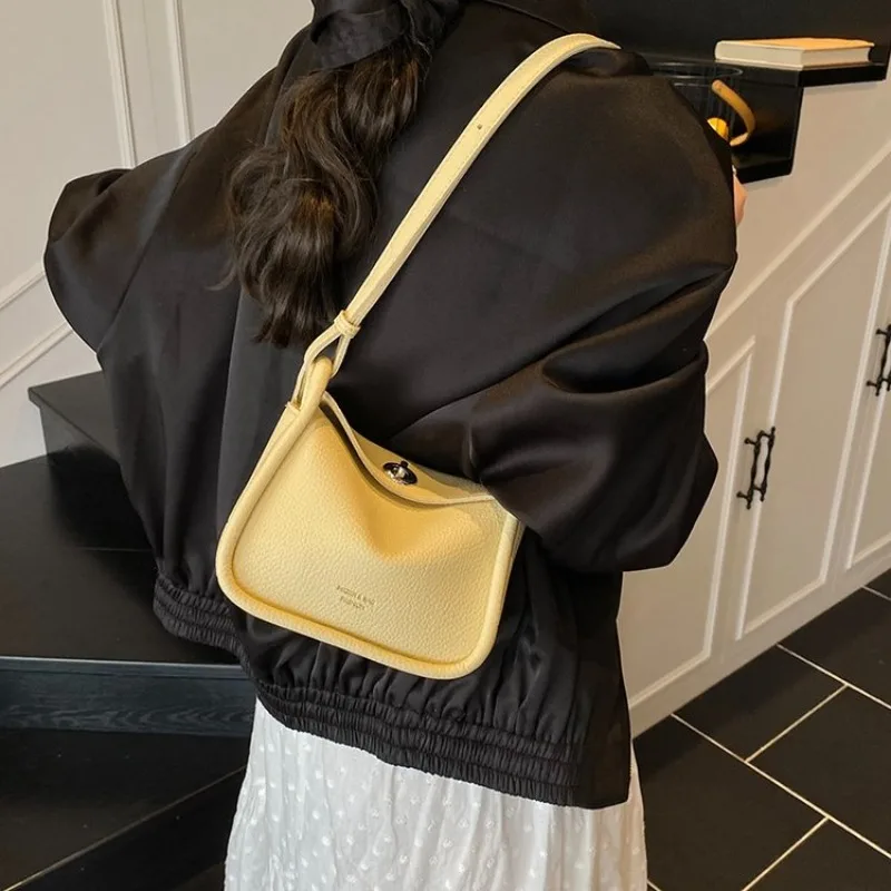 Elegant Solid Color Diaper Bag Ladies Niche Designer Handbag Top Layer Leather Crossbody Shoulder Purse Tote Messenger Bag
Elegant Solid Color Diaper Bag Ladies Niche Designer Handbag Top Layer Leather Crossbody Shoulder Purse Tote Messenger Bag