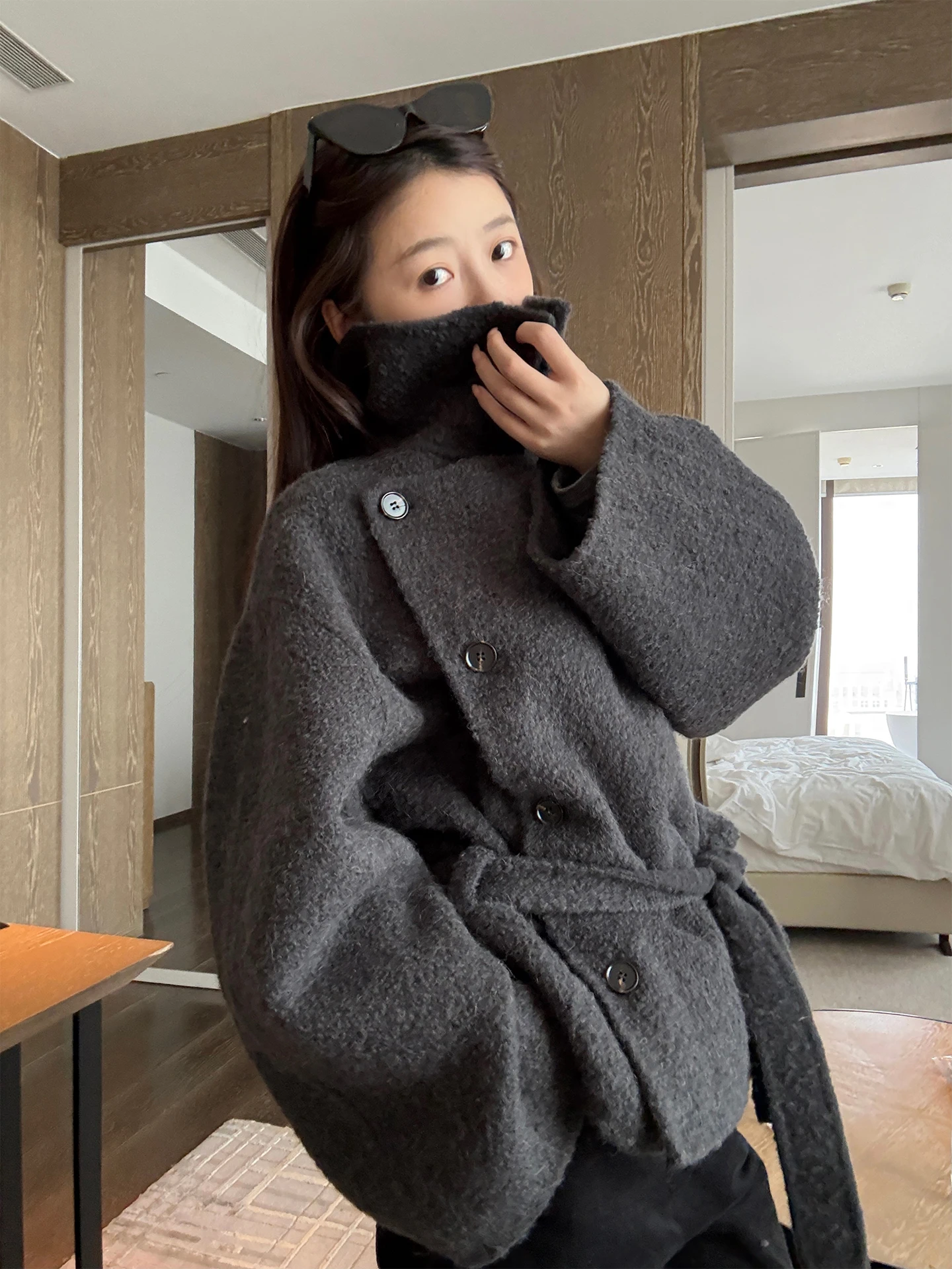 Here Yaya Shop 111 Yarn Dyed Woolen Coat Cozy Warm Long Sleeve Mid-Length Single Button Closure Women's Fashion Outerwear
Here Yaya Shop 111 Yarn Dyed Woolen Coat Cozy Warm Long Sleeve Mid-Length Single Button Closure Women's Fashion Outerwear