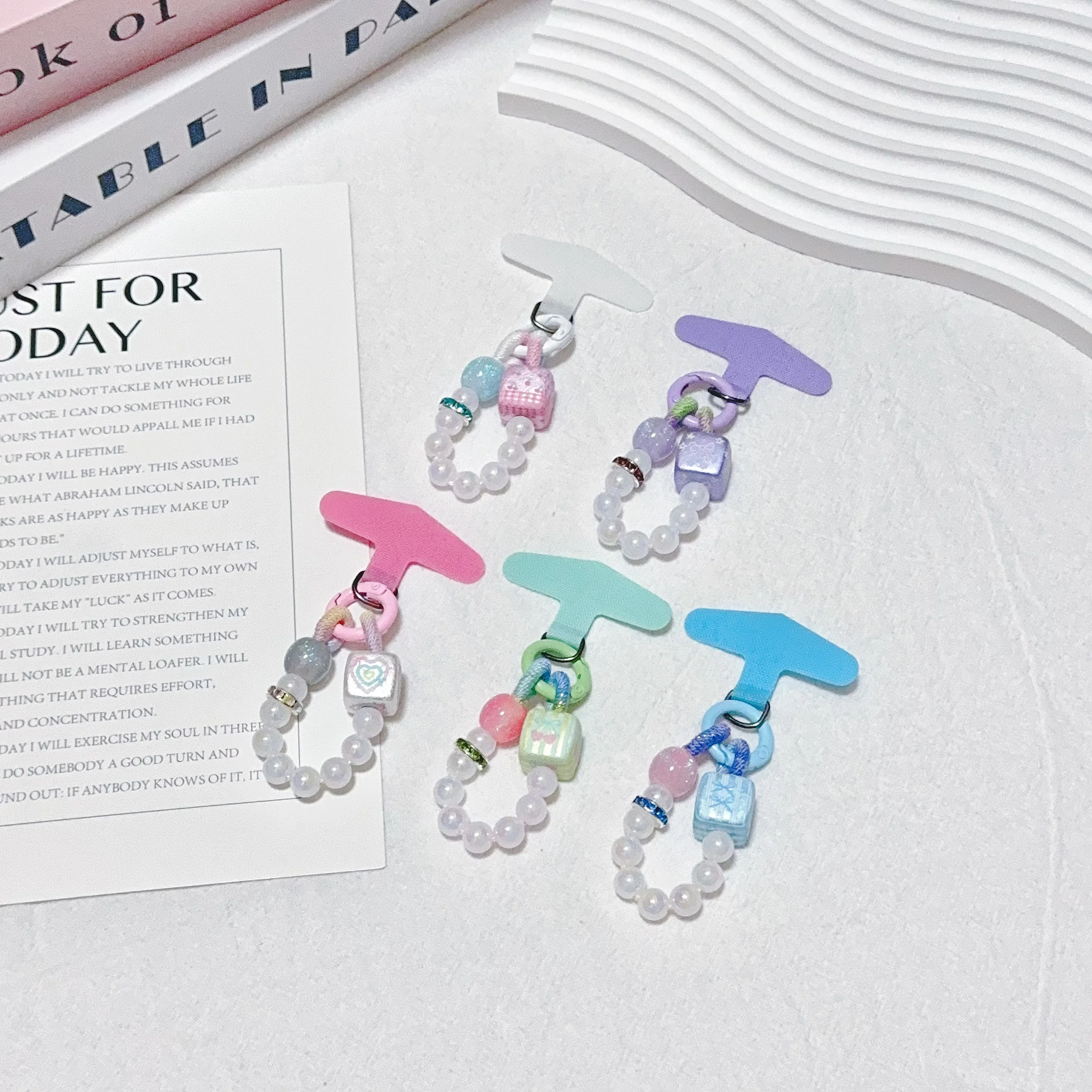 Color Dopamine Pearl Sugar Cube Round Bead Mobile Phone Chain High Value Beaded Phone macaron Lanyard Wrist Strap Chain
Color Dopamine Pearl Sugar Cube Round Bead Mobile Phone Chain High Value Beaded Phone macaron Lanyard Wrist Strap Chain