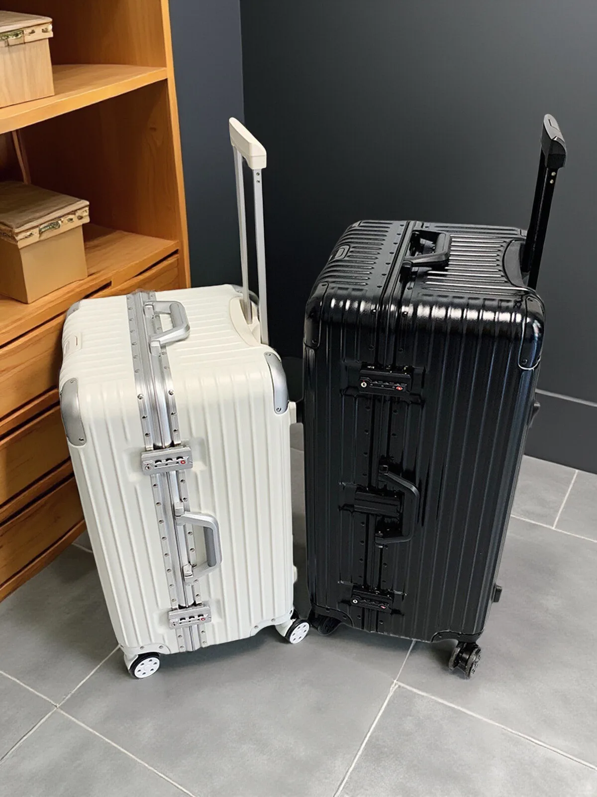 Extra Large Capaci Aluminum Frame Lage Suitcase Thiened Password Lo Travel Bag for Men And Women Cheed Bag 28 Inches
Extra Large Capaci Aluminum Frame Lage Suitcase Thiened Password Lo Travel Bag for Men And Women Cheed Bag 28 Inches
