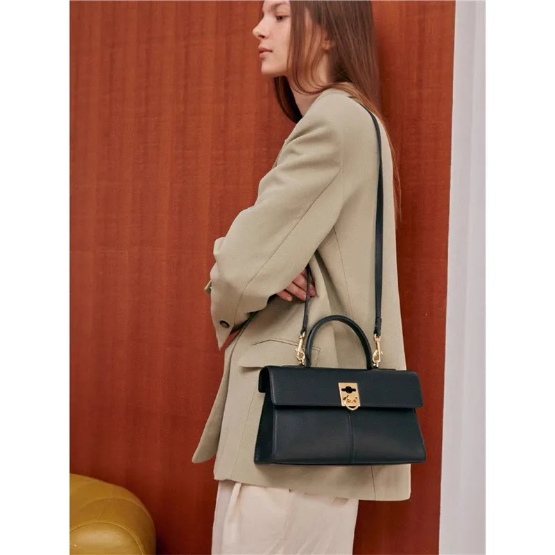 Маленькая сумка с золотой пряжкой, ретро-стиль, из натуральной кожи, высококачественная деловая сумка, кроссбоди, на плечо, портфель
Маленькая сумка с золотой пряжкой, ретро-стиль, из натуральной кожи, высококачественная деловая сумка, кроссбоди, на плечо, портфель