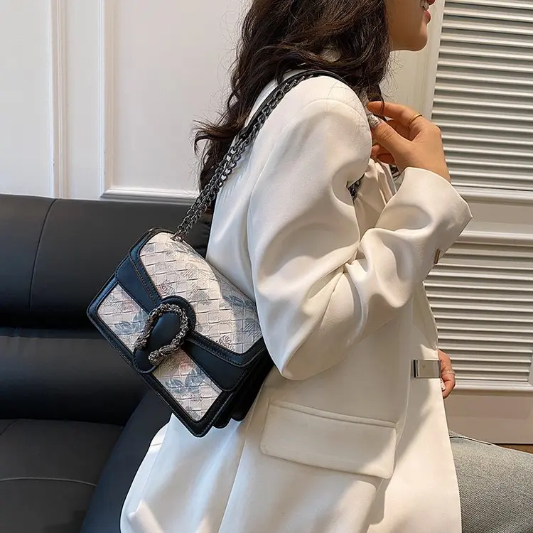 Minimalist Compartment Bag, Clean Square Lines with Flap, Two Separate Pockets, Chain Crossbody Strap, New 2026 Release
Minimalist Compartment Bag, Clean Square Lines with Flap, Two Separate Pockets, Chain Crossbody Strap, New 2026 Release