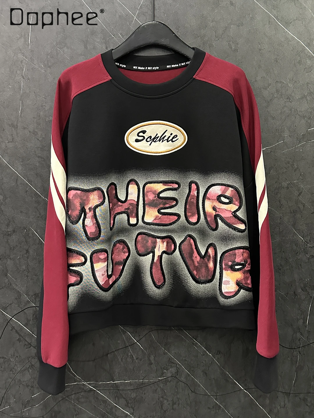 2025 Autumn New Heavy Industry Embroidered Letter Color Block Crew Neck Sweatshirt for Women Loose Casual Fashion Pullover Top
2025 Autumn New Heavy Industry Embroidered Letter Color Block Crew Neck Sweatshirt for Women Loose Casual Fashion Pullover Top